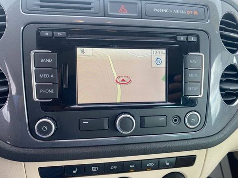 Used 2013 Volkswagen Tiguan SE AWD/4WD image 27