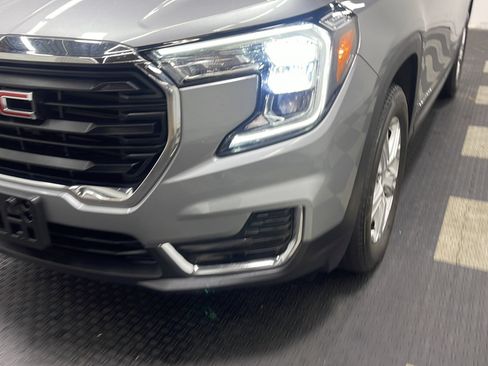 Used 2024 GMC Terrain SLE AWD/4WD image 27