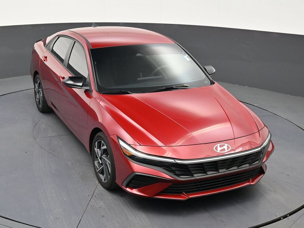 Used 2025 Hyundai Elantra Sport FWD image 18