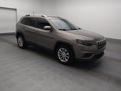 Used 2019 Jeep Cherokee Latitude w/ Popular Appearance Group FWD image 11