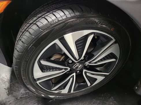 Used 2018 Honda Civic EX-L image 14