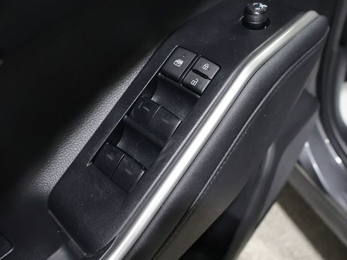 Used 2023 Toyota Highlander LE AWD/4WD image 13