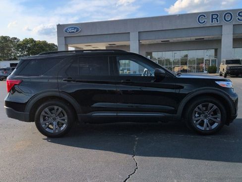 Certified 2021 Ford Explorer XLT w/ Equipment Group 202A RWD image 3