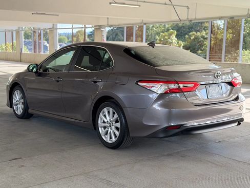 Used 2020 Toyota Camry LE FWD image 7