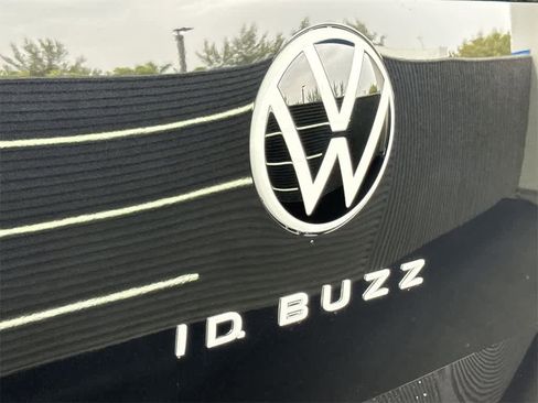 New 2025 Volkswagen ID. Buzz Pro S image 13