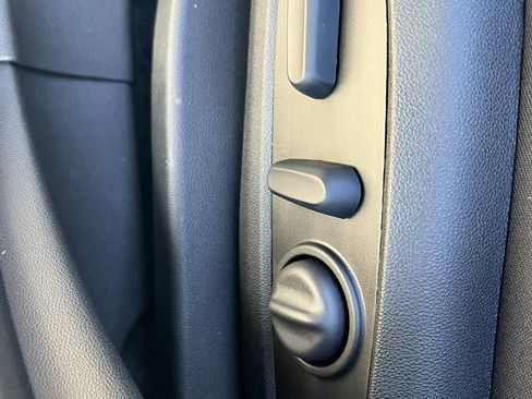 New 2024 GMC Terrain SLE w/ Driver Convenience Package FWD image 13