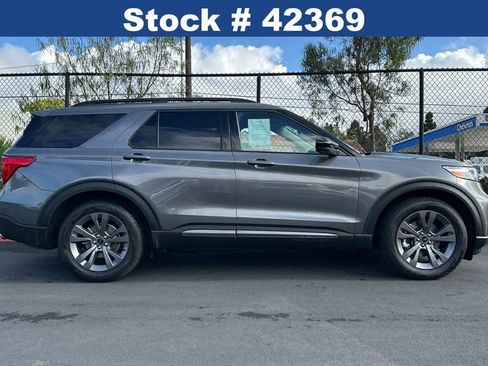 Certified 2023 Ford Explorer XLT w/ Equipment Group 202A image 4