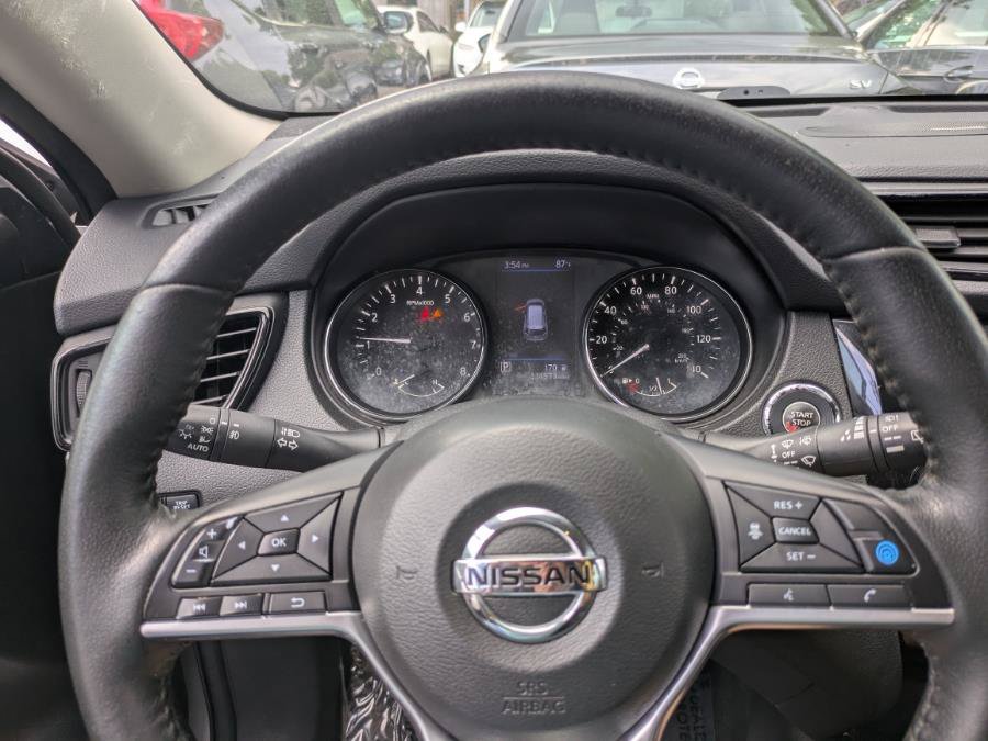 Used 2020 Nissan Rogue SL FWD image 12