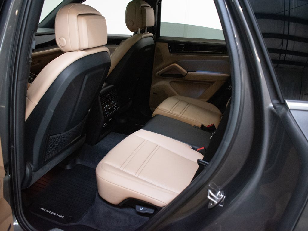Certified 2026 Porsche Cayenne S AWD/4WD image 22