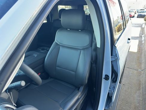 New 2026 Ford Expedition Active image 25