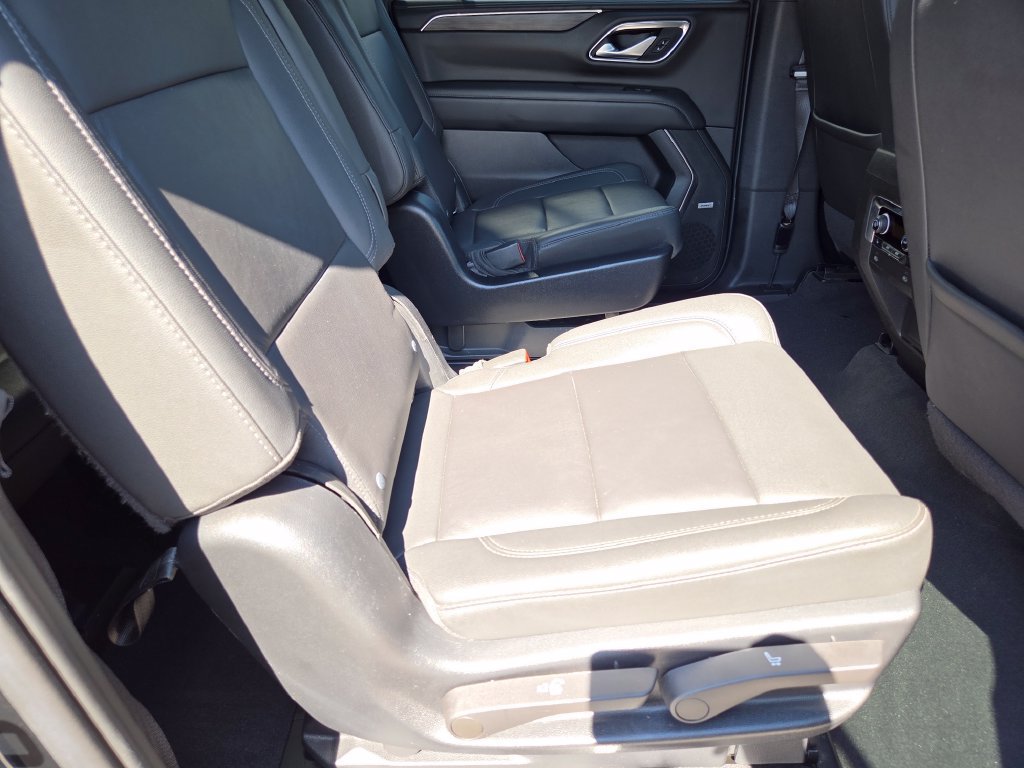 Used 2022 Chevrolet Suburban LT w/ Luxury Package AWD/4WD image 31