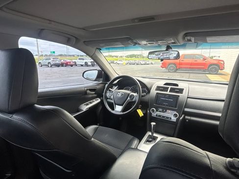 Used 2014 Toyota Camry SE FWD image 28