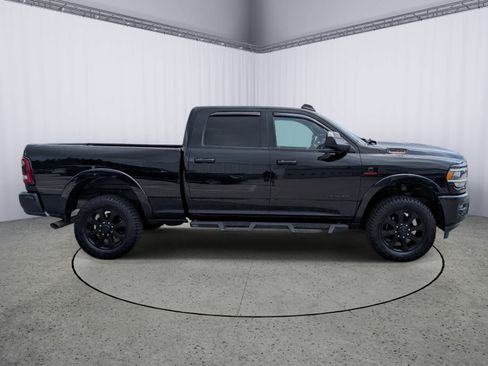 Used 2022 RAM 2500 Laramie AWD/4WD image 2