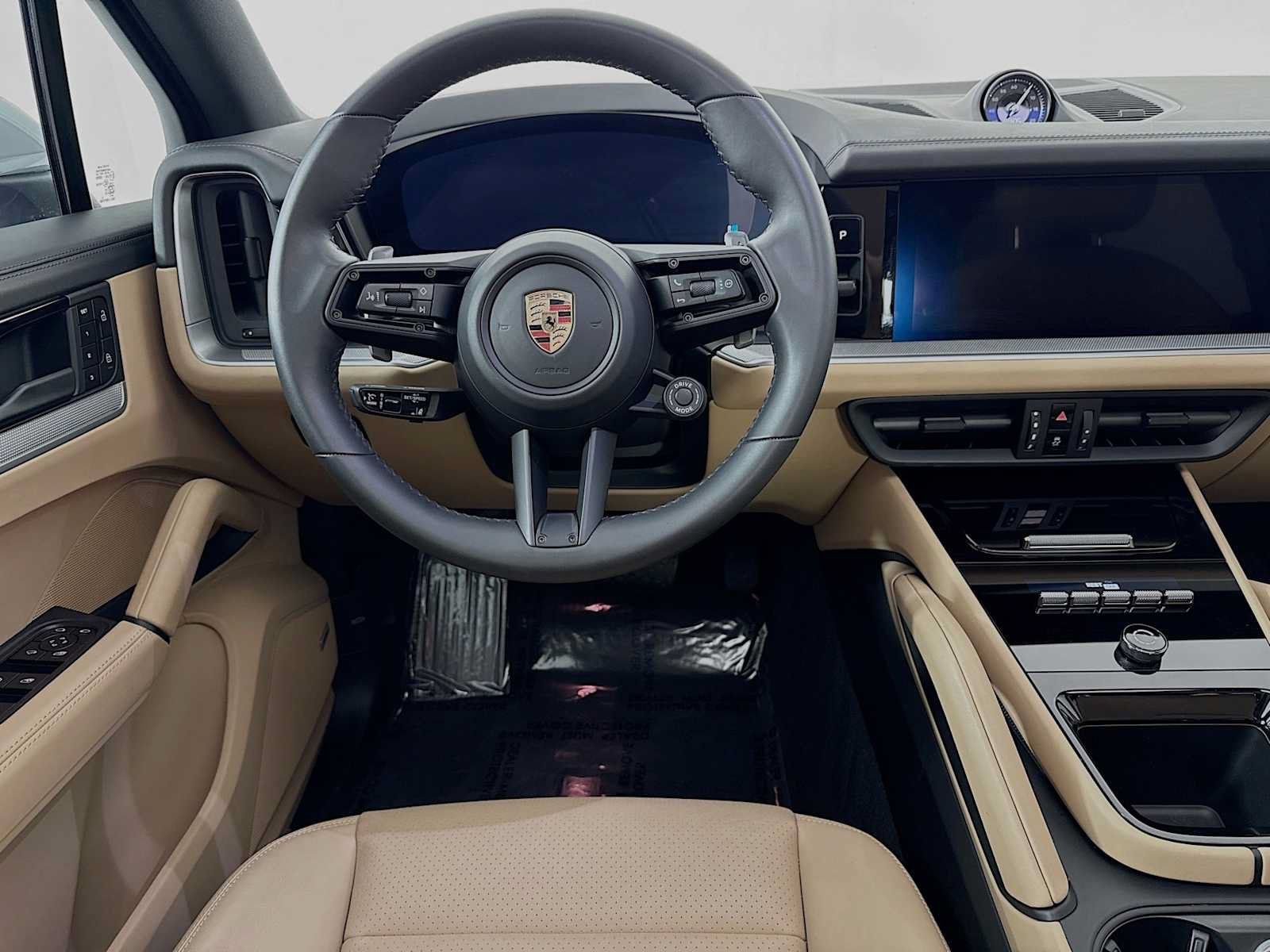 Certified 2025 Porsche Cayenne AWD/4WD image 24