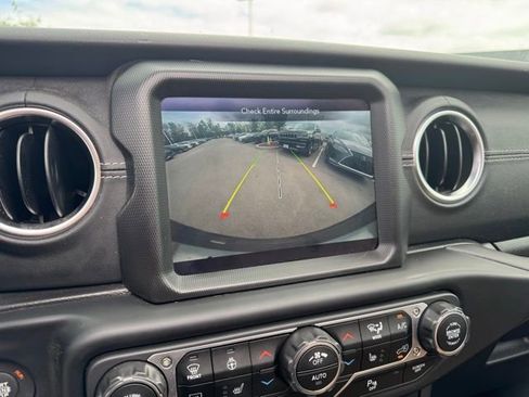 Used 2022 Jeep Wrangler Unlimited Sahara w/ LED Lighting Group image 17