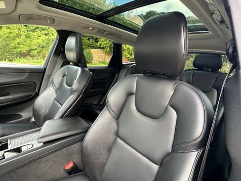 Used 2023 Volvo XC60 B5 Core w/ Climate Package AWD/4WD image 16
