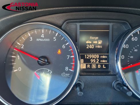 Used 2012 Nissan Rogue SV w/ Premium Pkg image 25