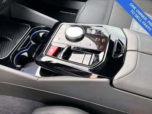 Used 2025 BMW M5 w/ Executive Package image 18