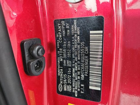 Used 2016 Hyundai Veloster Turbo w/ Option Group 04 FWD image 32