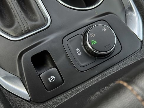 Used 2018 Chevrolet Traverse LT w/ LPO, Cargo Package image 37