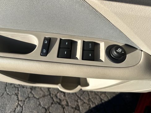 Used 2010 Ford Fusion SE image 26