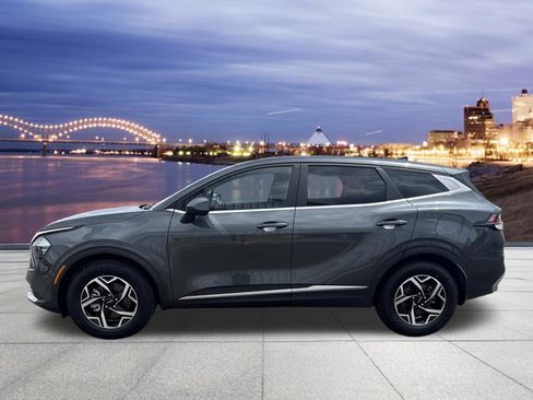 Used 2023 Kia Sportage LX FWD image 2
