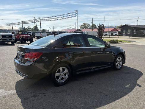 Used 2016 Chevrolet Cruze LT w/ RS Package FWD image 4