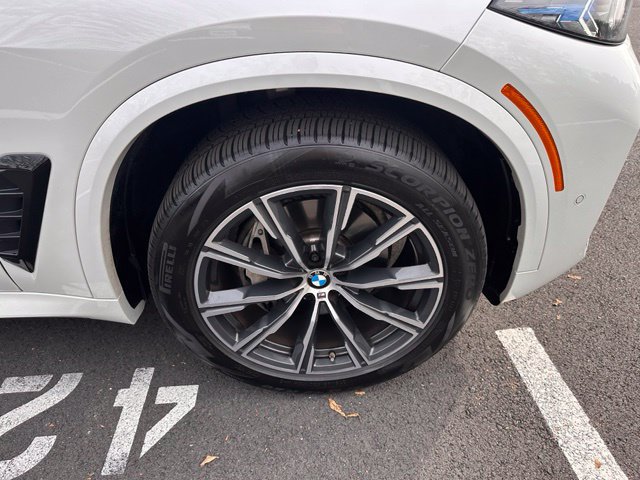Used 2025 BMW X5 xDrive40i w/ M Sport Package AWD/4WD image 15