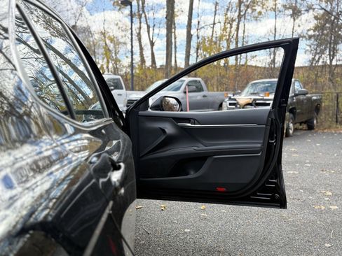 Used 2023 Toyota Camry SE image 35