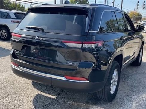 Used 2023 Jeep Grand Cherokee Laredo image 25