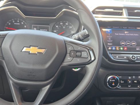 Certified 2022 Chevrolet TrailBlazer LT w/ Convenience Package FWD image 19