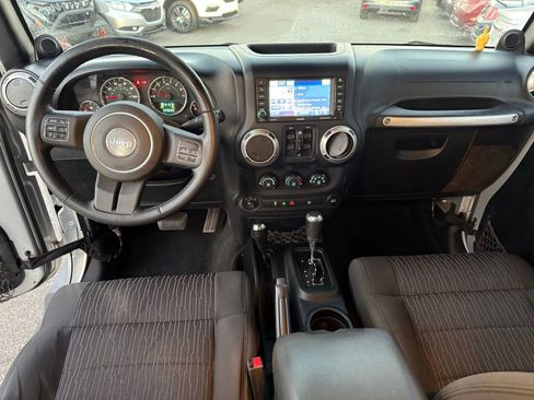 Used 2012 Jeep Wrangler Unlimited Sahara w/ Connectivity Group image 10