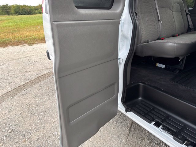 Used 2026 GMC Savana 3500 LT w/ LT Preferred Equipment Group RWD image 17