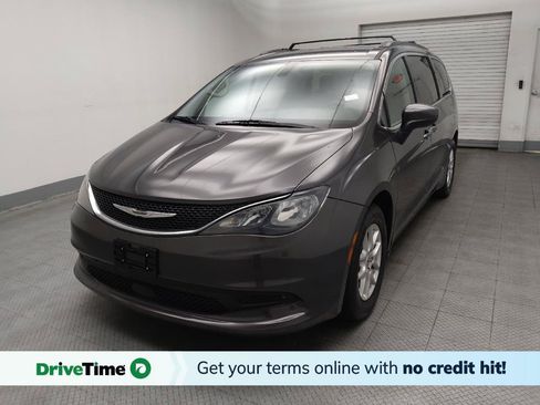 Used 2021 Chrysler Voyager Lxi FWD image 1