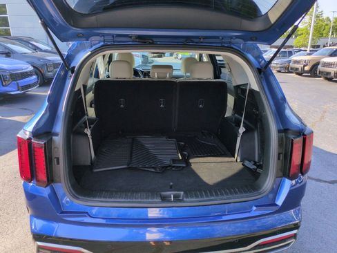 Used 2022 Kia Sorento S w/ Panoramic Sunroof Package FWD image 28
