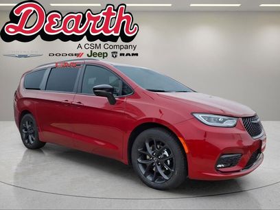 New 2026 Chrysler Pacifica Limited w/ S Appearance Package