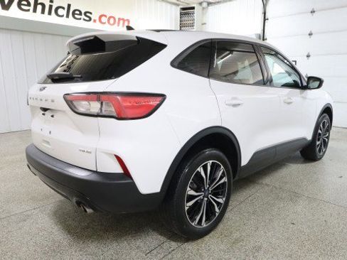 Used 2022 Ford Escape SE w/ SE Sport Appearance Package image 6