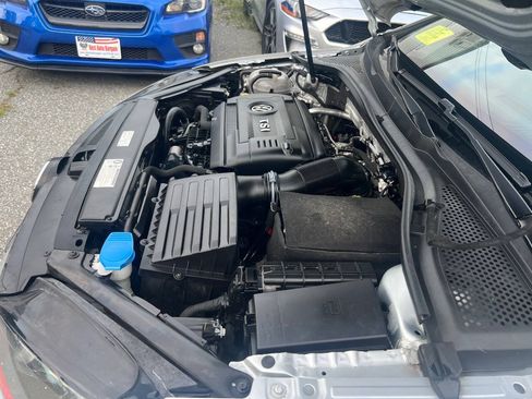 Used 2017 Volkswagen GTI SE FWD image 37