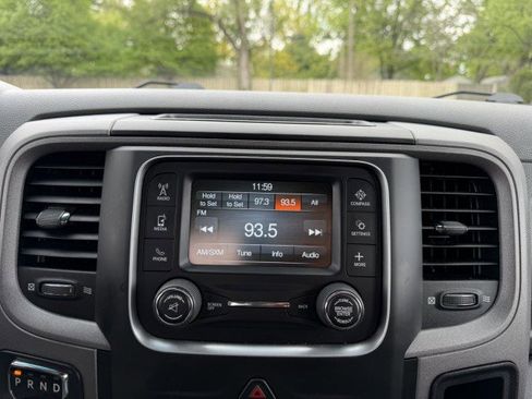 Used 2018 RAM 1500 Express AWD/4WD image 14