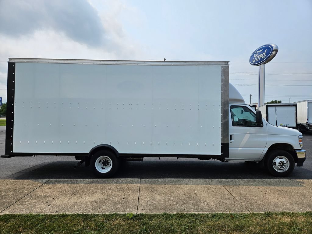 New 2026 Ford E-450 and Econoline 450 Super Duty w/ Shuttle Bus Prep Package RWD image 5