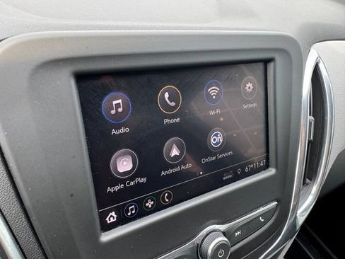 Used 2020 Chevrolet Equinox LS FWD image 2