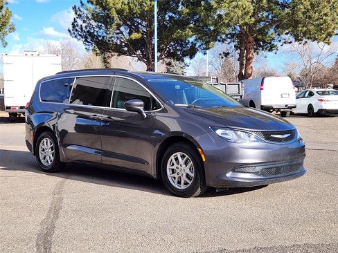 Used 2021 Chrysler Voyager Lxi image 1