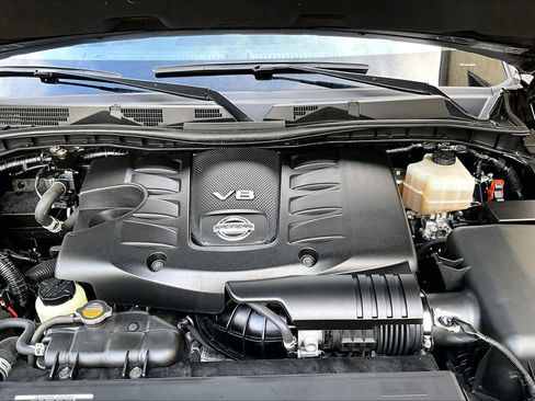 Used 2022 Nissan Armada SL w/ Captain's Chairs Package RWD image 32