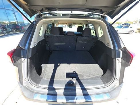 Used 2023 Nissan Rogue SV image 27