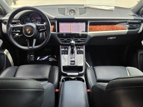 Certified 2023 Porsche Macan AWD/4WD image 11