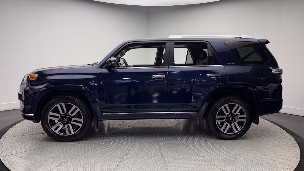 Used 2023 Toyota 4Runner Limited AWD/4WD image 4