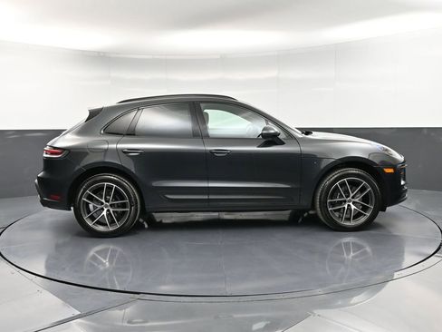 Certified 2025 Porsche Macan image 9