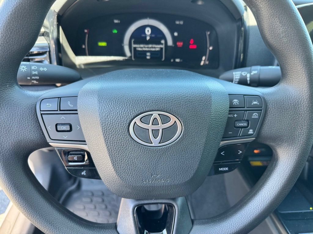 Used 2025 Toyota Camry LE FWD image 13