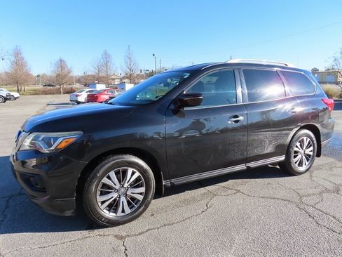 Used 2017 Nissan Pathfinder SV w/ SV Tech Package image 14
