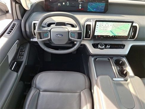 Used 2025 Ford Expedition Max Active image 11